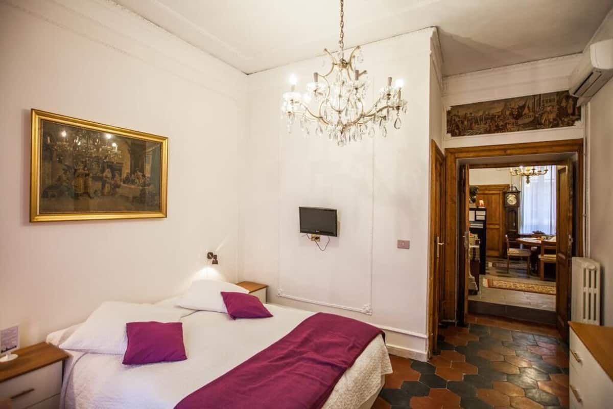 Double Room | 1 bedroom, premium bedding, down comforters, in-room safe