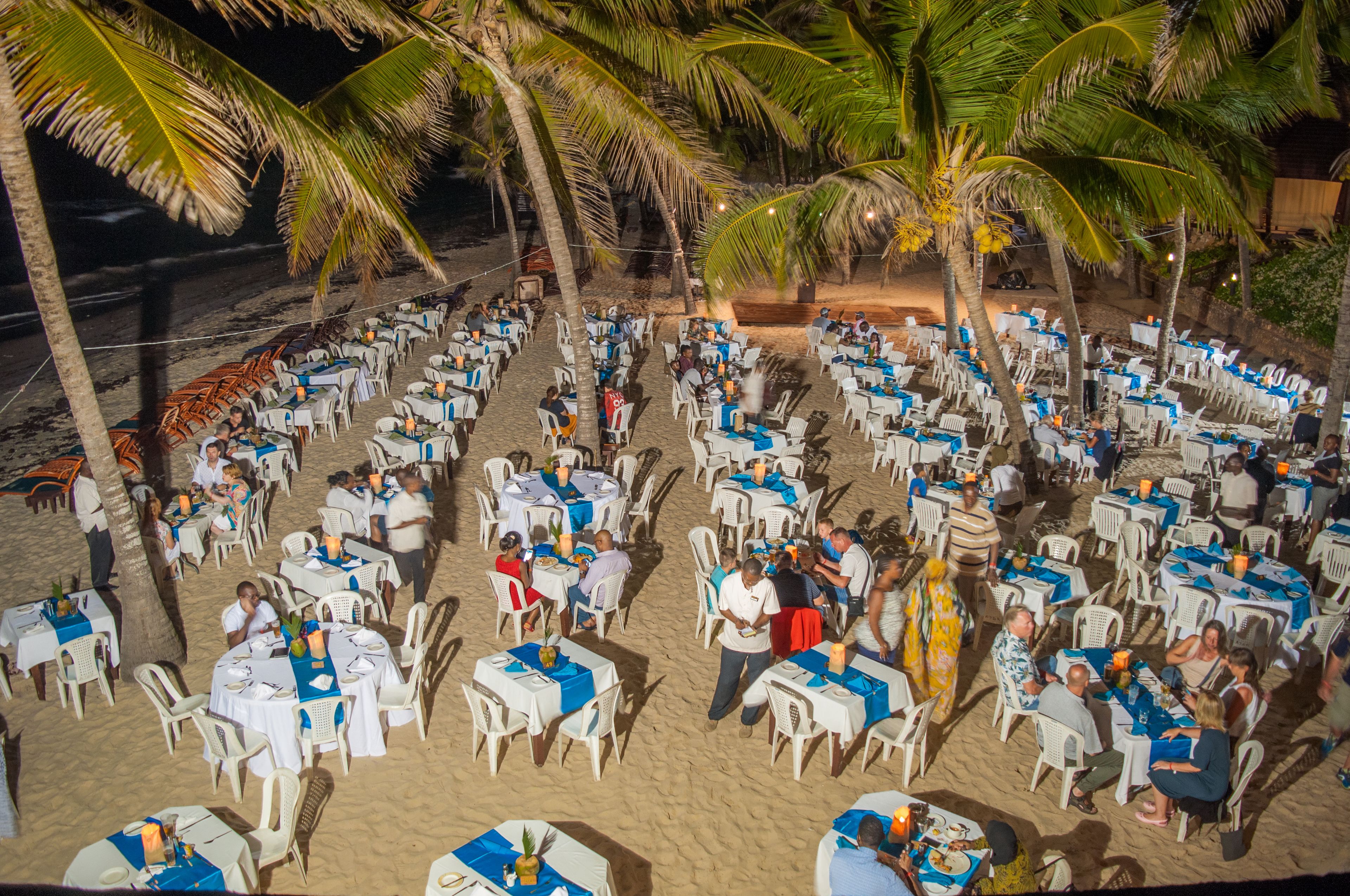 4 restaurants, breakfast, lunch, dinner served; Italian cuisine