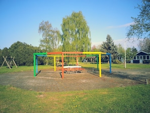 Children’s play area – outdoor