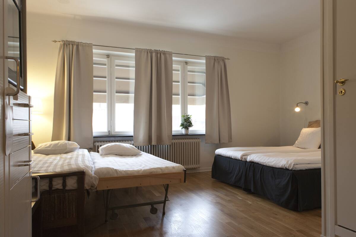 Familienzimmer | Schreibtisch, kostenlose Babybetten, kostenloses WLAN