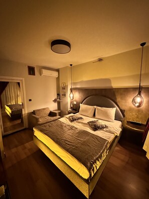 Standard Room | Premium bedding, minibar, in-room safe, free WiFi - Corner Hot (Istanbul)