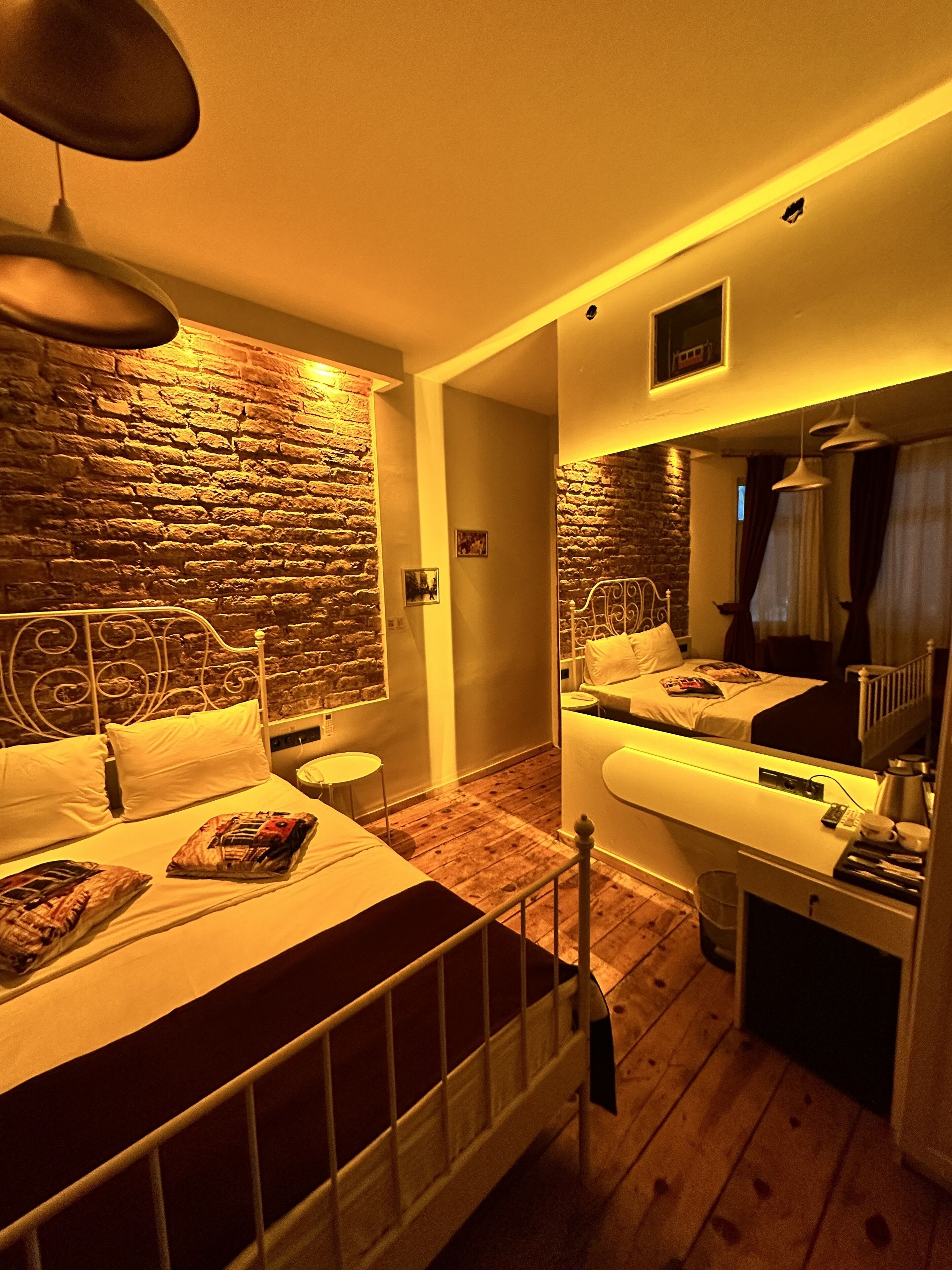 standard room | 1 bedroom, premium bedding, minibar, in-room safe