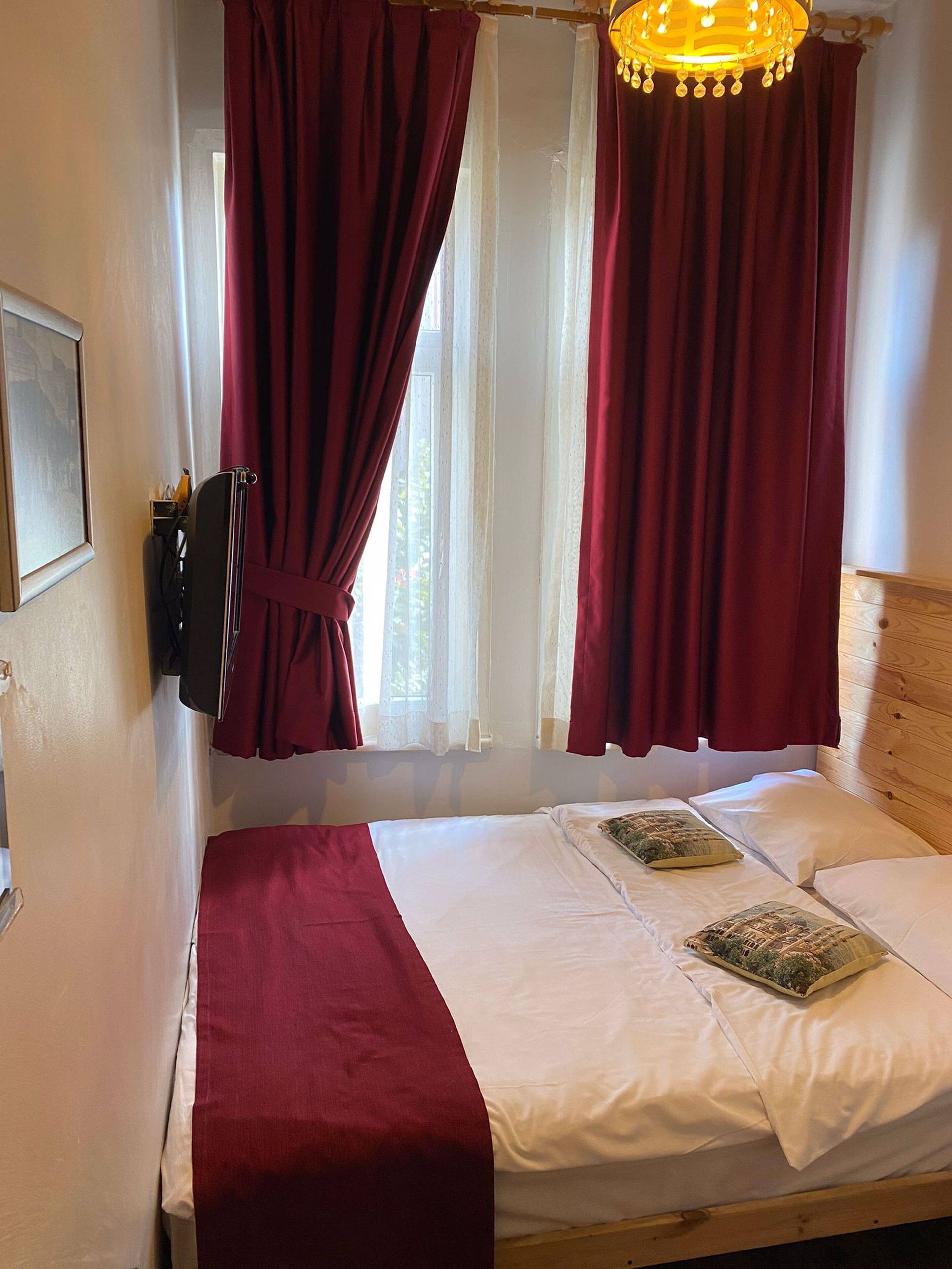 Roupas de cama premium, frigobar, cofres nos quartos, Wi-Fi de cortesia