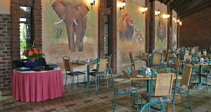 Golden Leopard Resorts - Manyane Resort