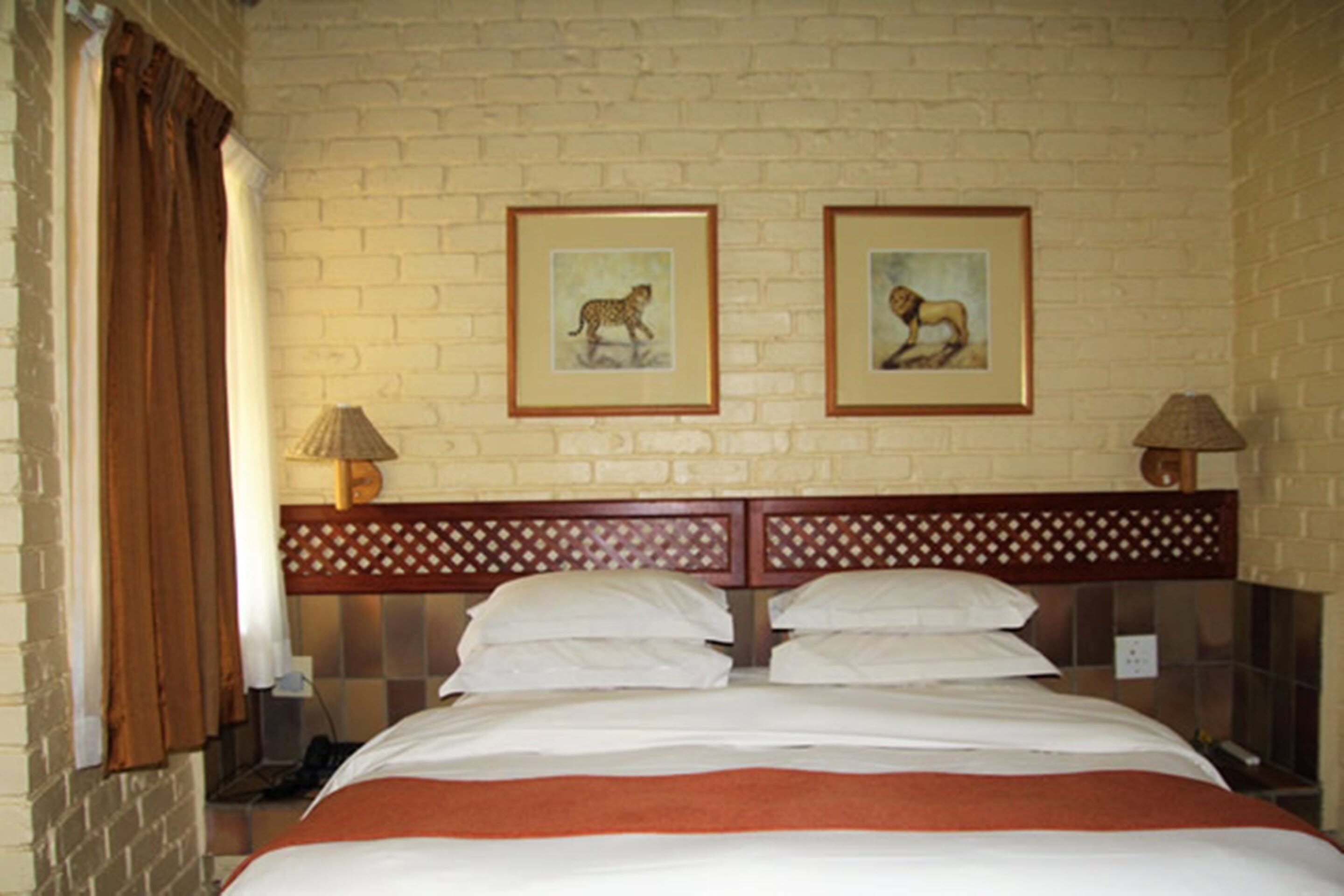 Family Chalet | In-room safe, desk, laptop workspace, iron/ironing board