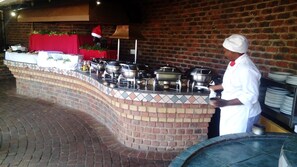 每日供應自助早餐 (每人 ZAR155)