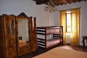 2 bedrooms, bed sheets