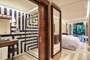 Minibar, in-room safe, desk, free WiFi - Rixos Premium Göcek Adult Only (Fethiye)