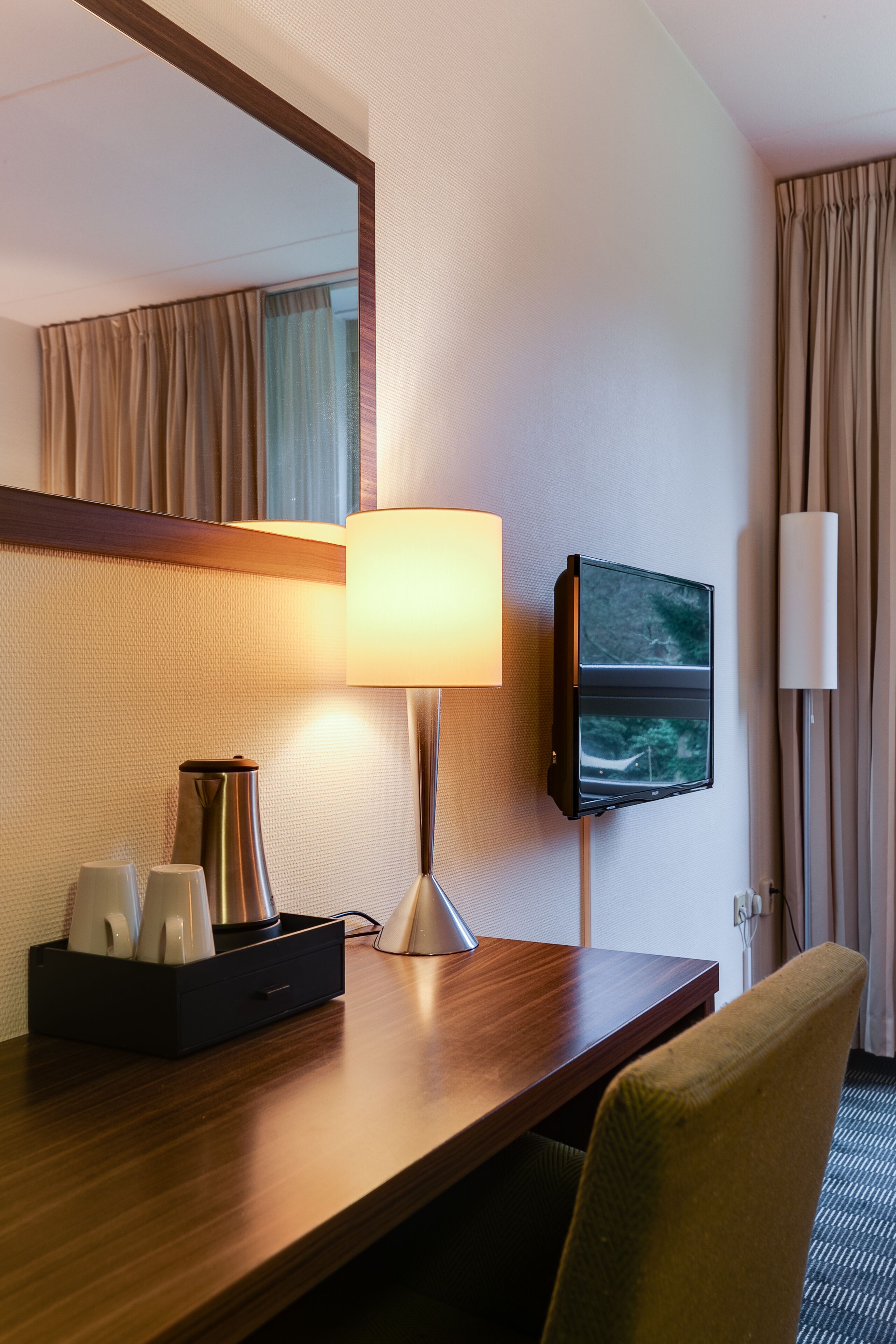 comfort room, 2 single beds | 1 bedroom, in-room safe, desk, blackout curtains