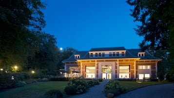 Façade de l’hébergement - soirée/nuit