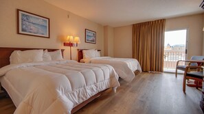 Queen Room, 2 Queen Bed, Side View | 書桌、遮光窗簾/窗簾、熨斗/熨衫板、免費 Wi-Fi