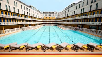 Indoor pool, outdoor pool, sun loungers, lifeguards on site