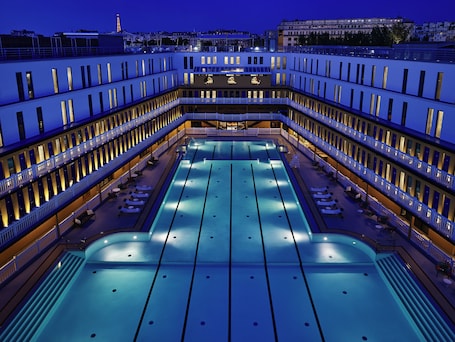 Indoor pool, outdoor pool, sun loungers, lifeguards on site
