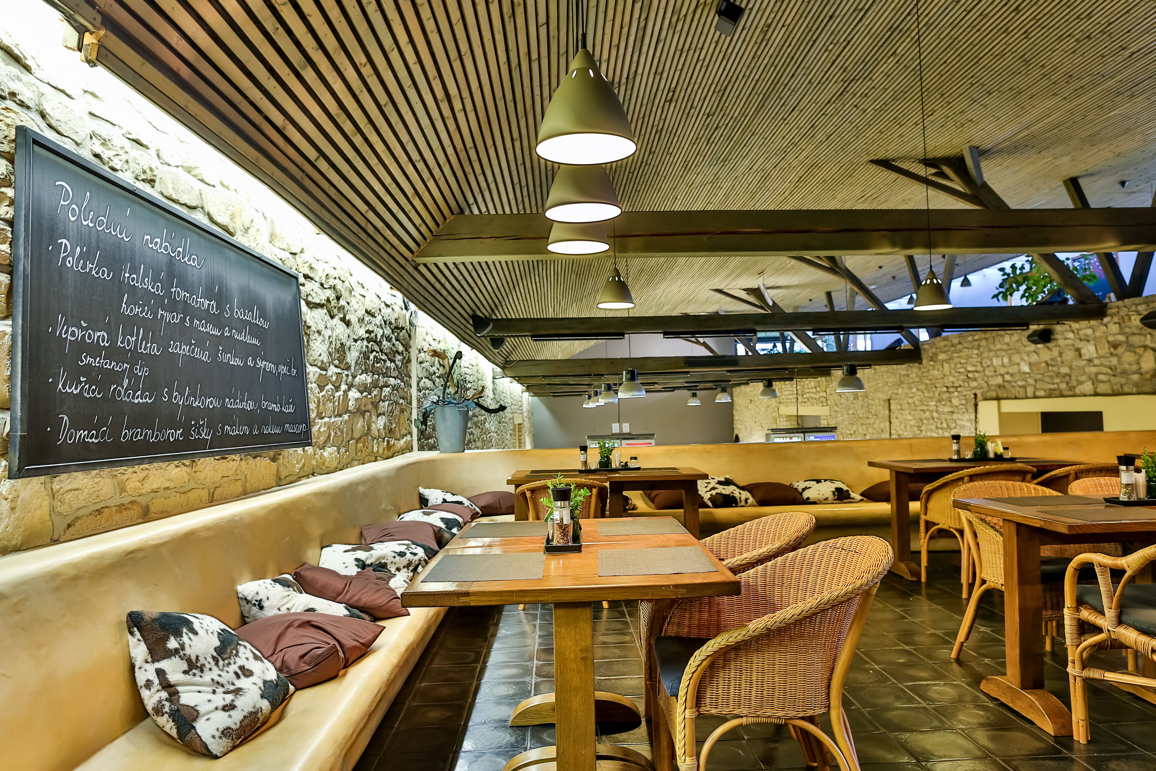 Breakfast, lunch, dinner served; international cuisine 