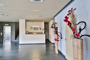 Check-in/check-out kiosk