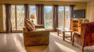 Executive suite | Een strijkplank/strijkijzer, gratis wifi, beddengoed
