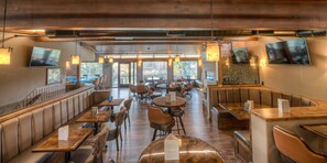 Lounge - Kenai River Lodge (Soldotna)