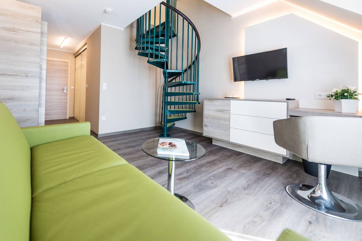 Nhà Duplex | Bộ đồ giường kháng dị ứng, minibar, két bảo mật tại phòng 