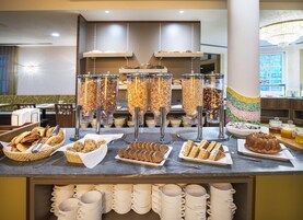 Café da manhã com buffet grátis