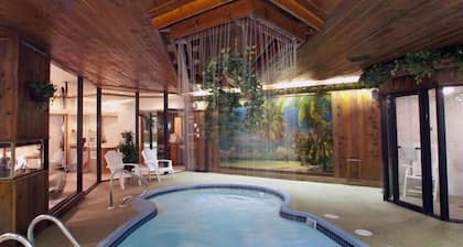 Sybaris Pool Suites Mequon