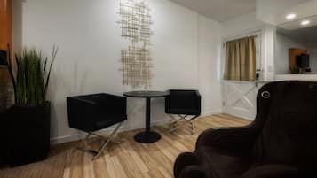 Classic Whirlpool | Room amenity