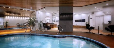 Majestic Swimming Pool | Down comforters, individually furnished, free WiFi, bed sheets
