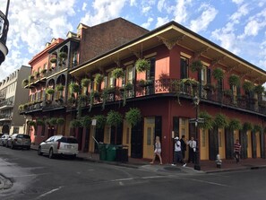 Exterior - The Olivier House Hotel (New Orleans)