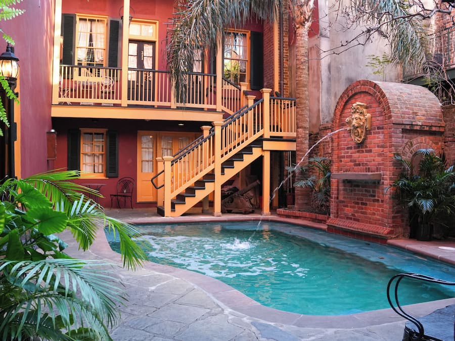 Außenpool, Liegestühle