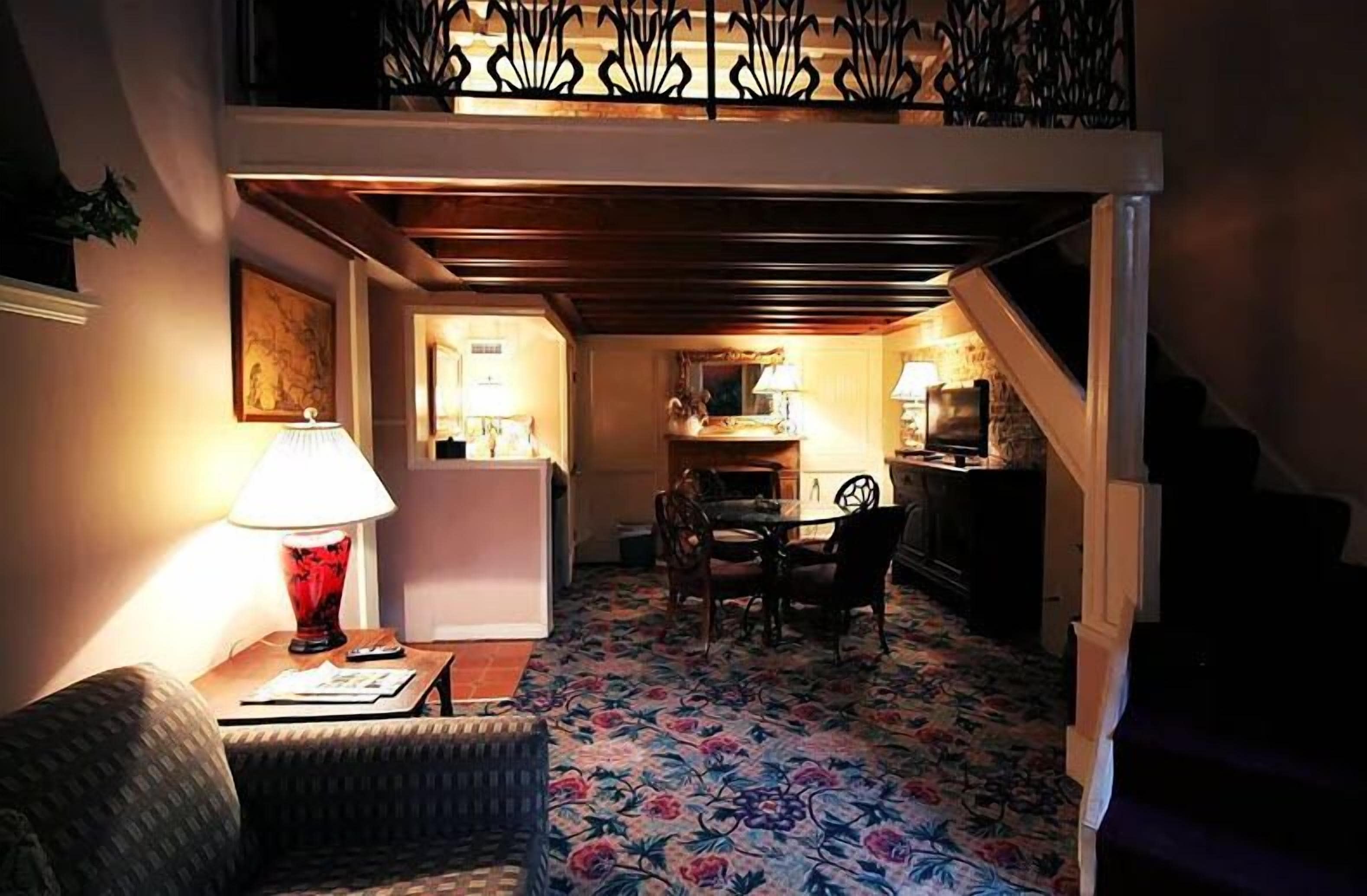 petite maison, 2 bedrooms | private kitchen | full-sized fridge, microwave, coffee/tea maker, toaster