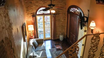 Superior Studio Suite, 1 King Bed, City View