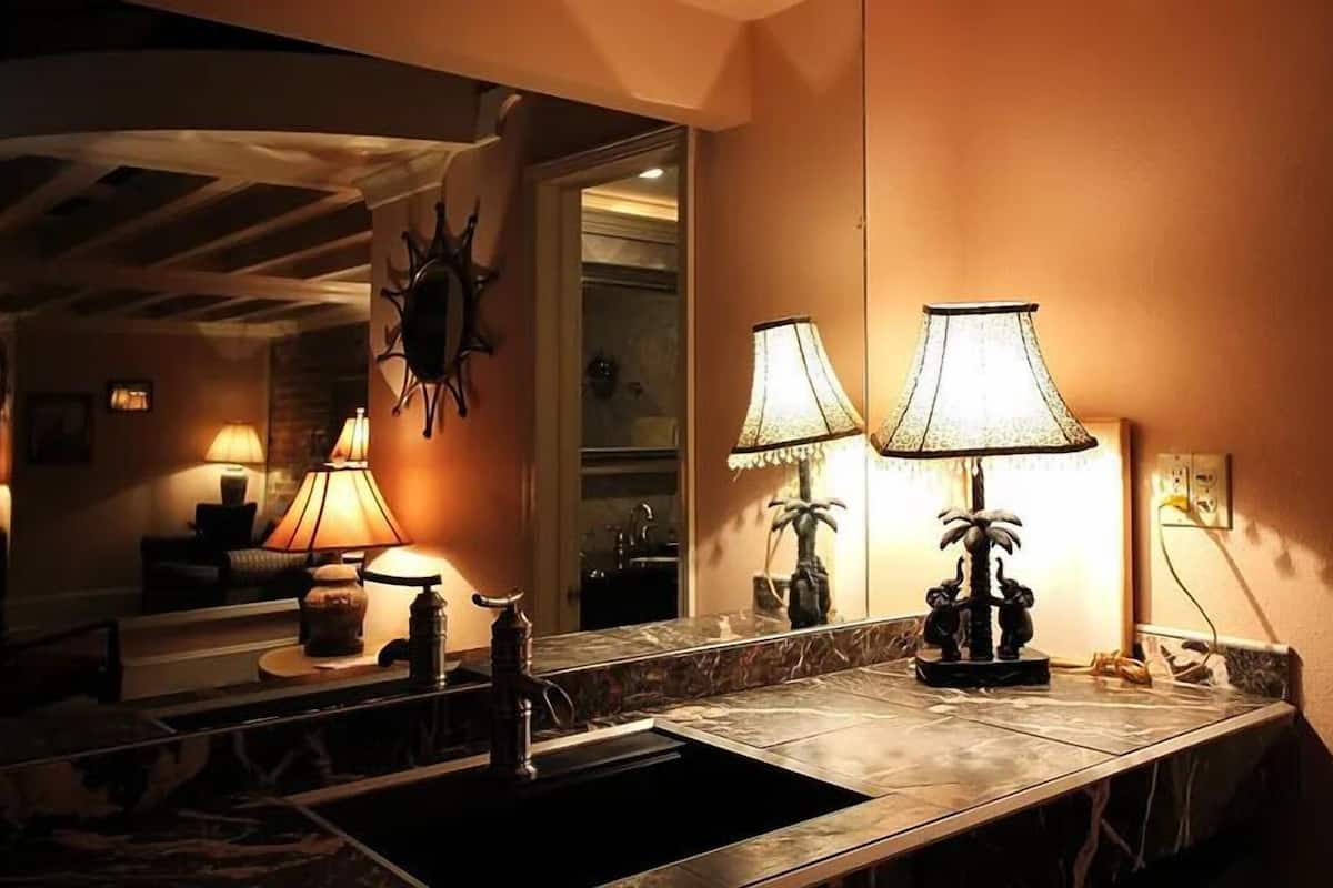 1 bedroom, individually decorated, individually furnished