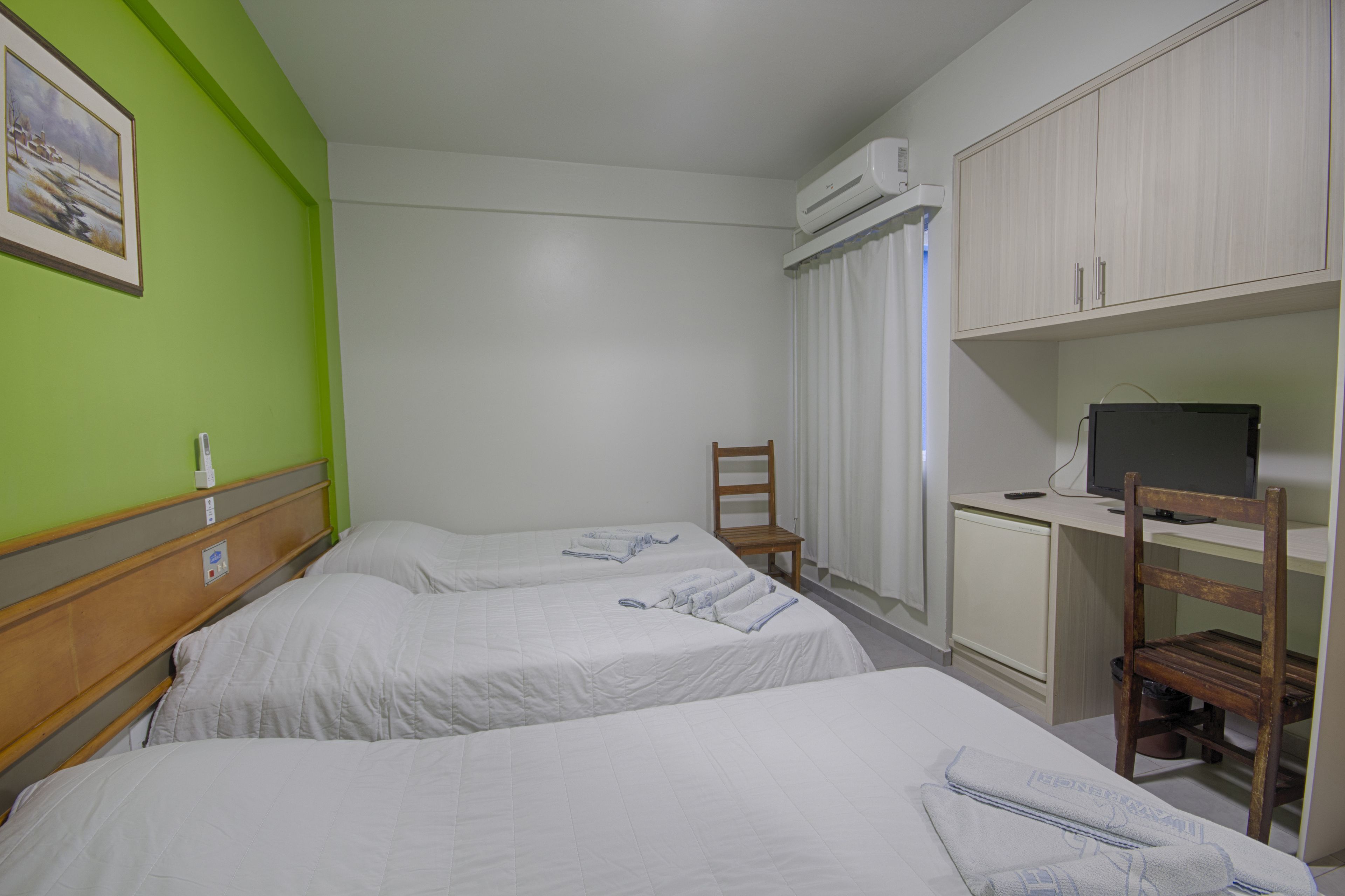 quadruple room | minibar, soundproofing, bed sheets, wheelchair access