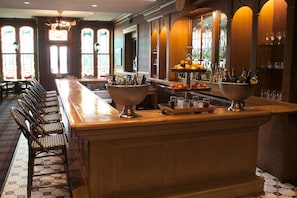 Bar (on property) - The Audubon Inn (Mayville)