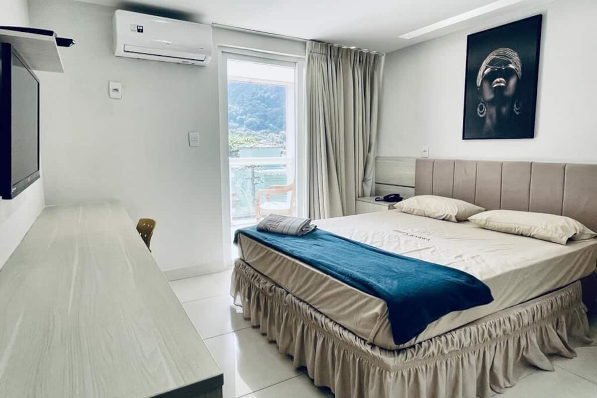 Doppelzimmer, Balkon | Minibar, Zimmersafe, Bügeleisen/Bügelbrett, kostenloses WLAN