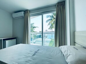 舒適雙人或雙床房 | 迷你吧、房內夾萬、熨斗/熨衫板、免費 Wi-Fi