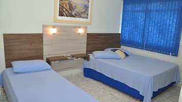 Habitación triple | Tabla de planchar con plancha y wifi gratis