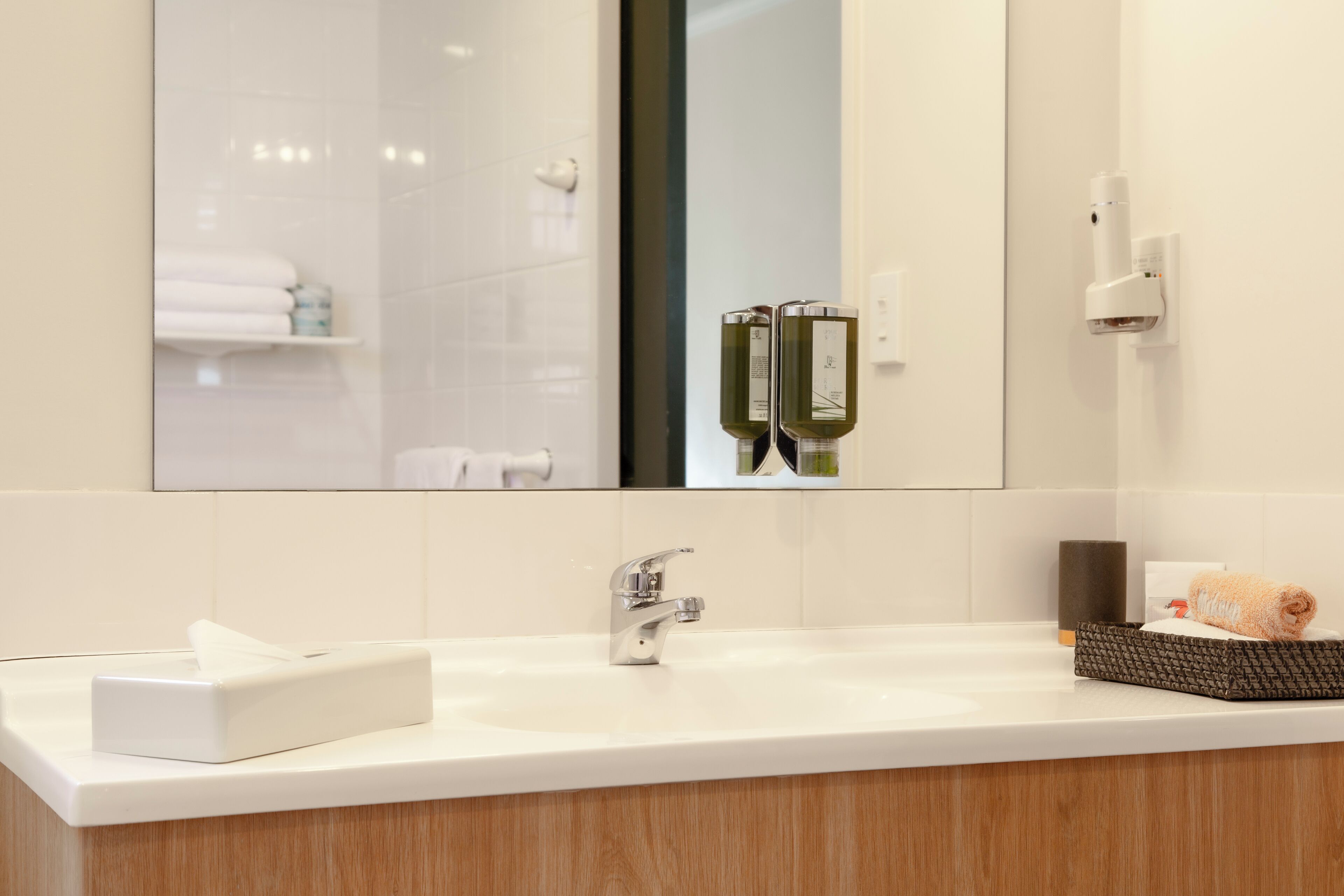 Photo - Greenlane Manor Motel