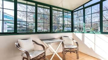 Estudio, 1 cama King size | Terraza o patio