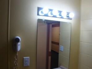 Classic Room | Bathroom amenities