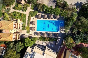 Quarto clássico, vista para o jardim | Vista para o pátio