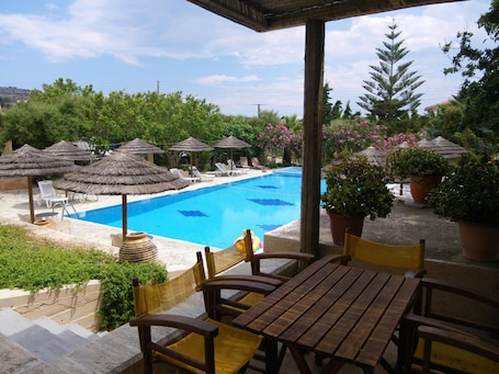 Seasonal outdoor pool, pool umbrellas, sun loungers