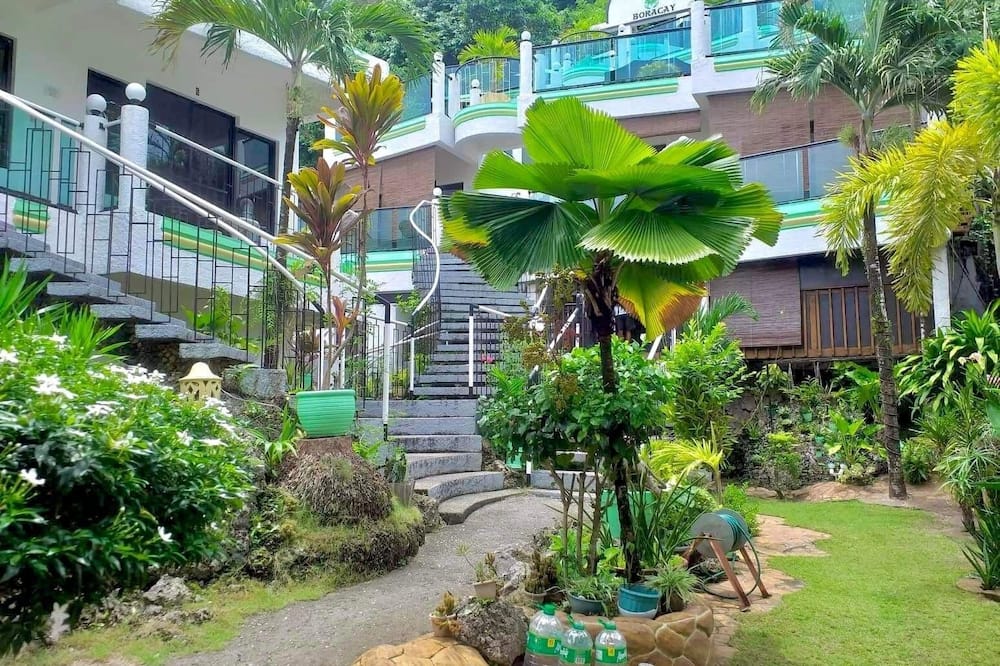 Turtle Inn Resort
