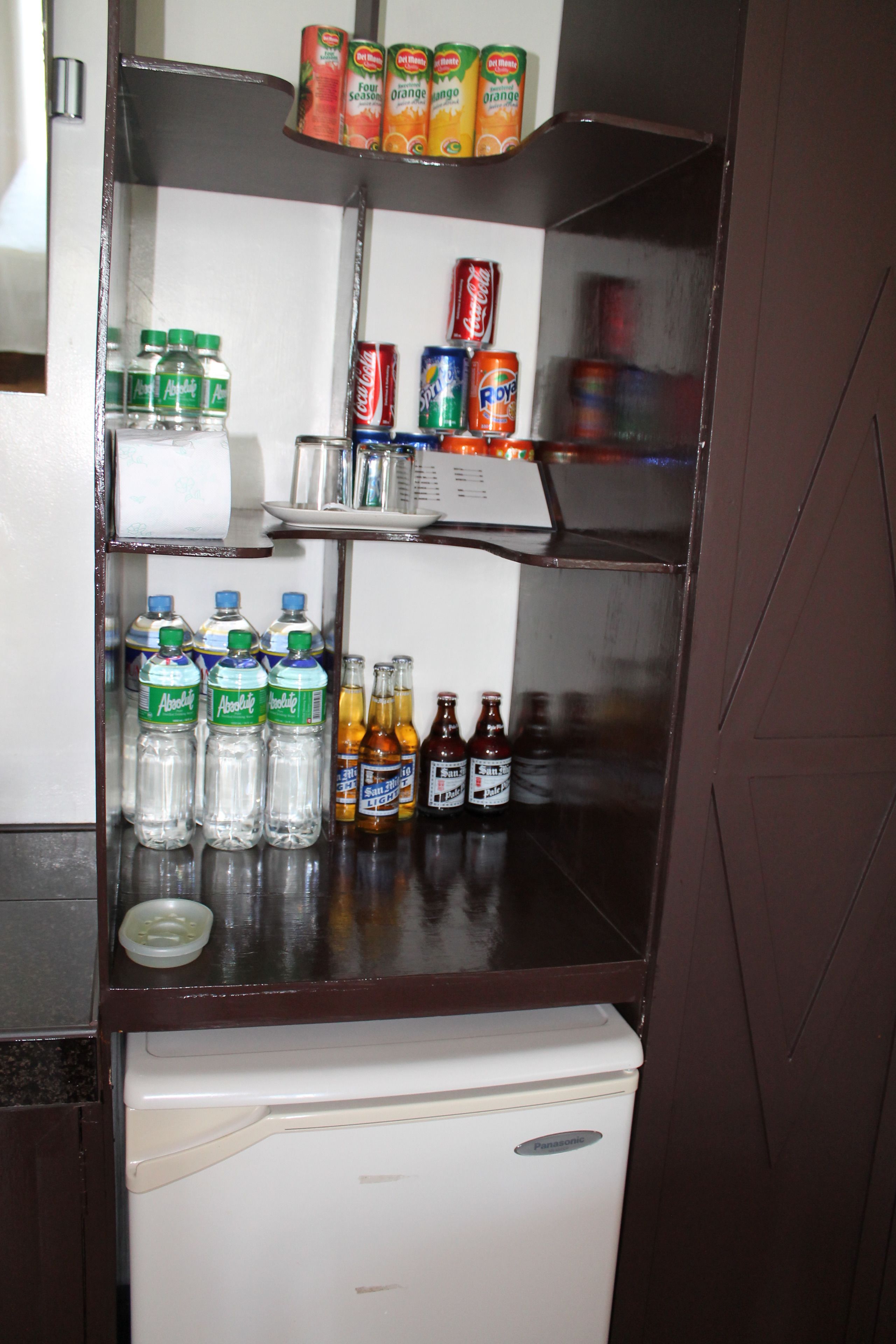 family room | minibar