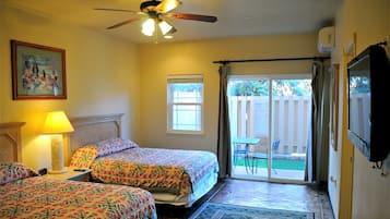 Standard-Doppelzimmer, 2 Doppelbetten | 1 Schlafzimmer, Bügeleisen/Bügelbrett, kostenloses WLAN, Bettwäsche