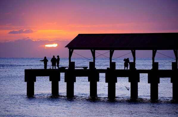 Pantai di sekitar