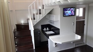 Habitación familiar con 2 camas individuales (Deluxe) | Baño | Regadera, amenidades de baño gratuitas, secadora de cabello, bidet