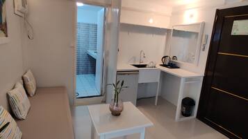 Individually decorated, desk, soundproofing, free WiFi