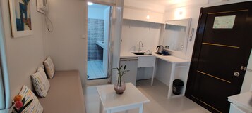 Decoración personalizada, escritorio y sistema de insonorización