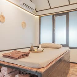 双人护理室、身体护理、泰式按摩、身体磨砂、面部护理、按摩服务