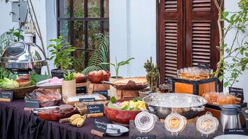 Daily buffet breakfast for a fee